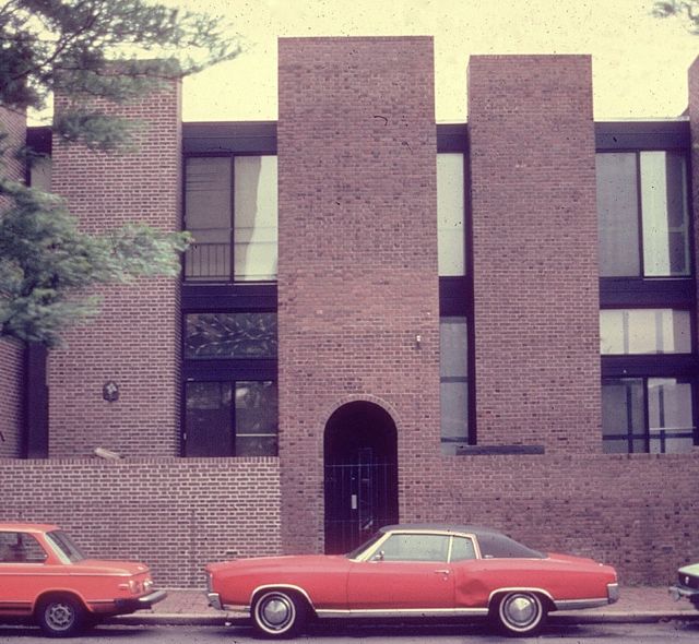 Locust Street Townhouses Philadelphia From Antonino Saggio book on Louis Sauer